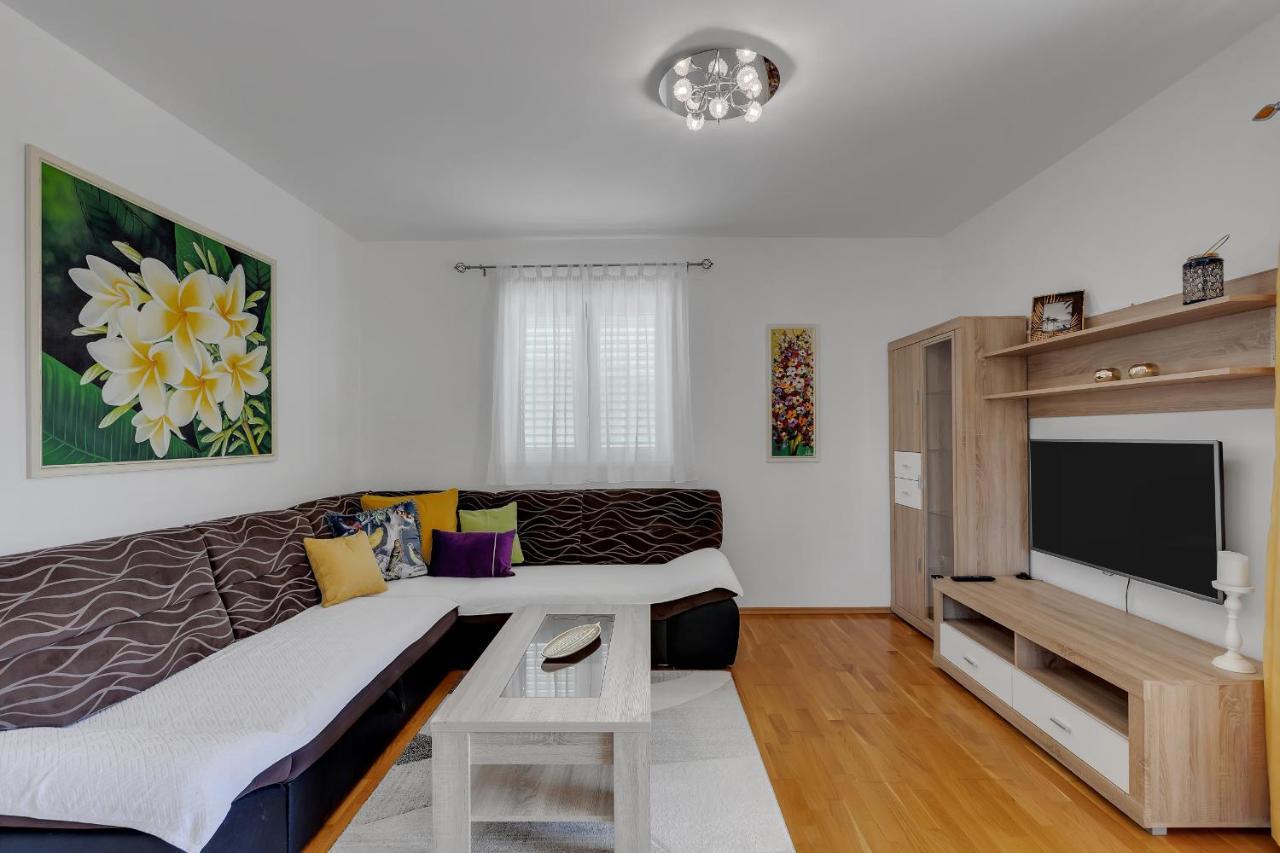 Apartment Pine Fine With Free Parking マカルスカ エクステリア 写真